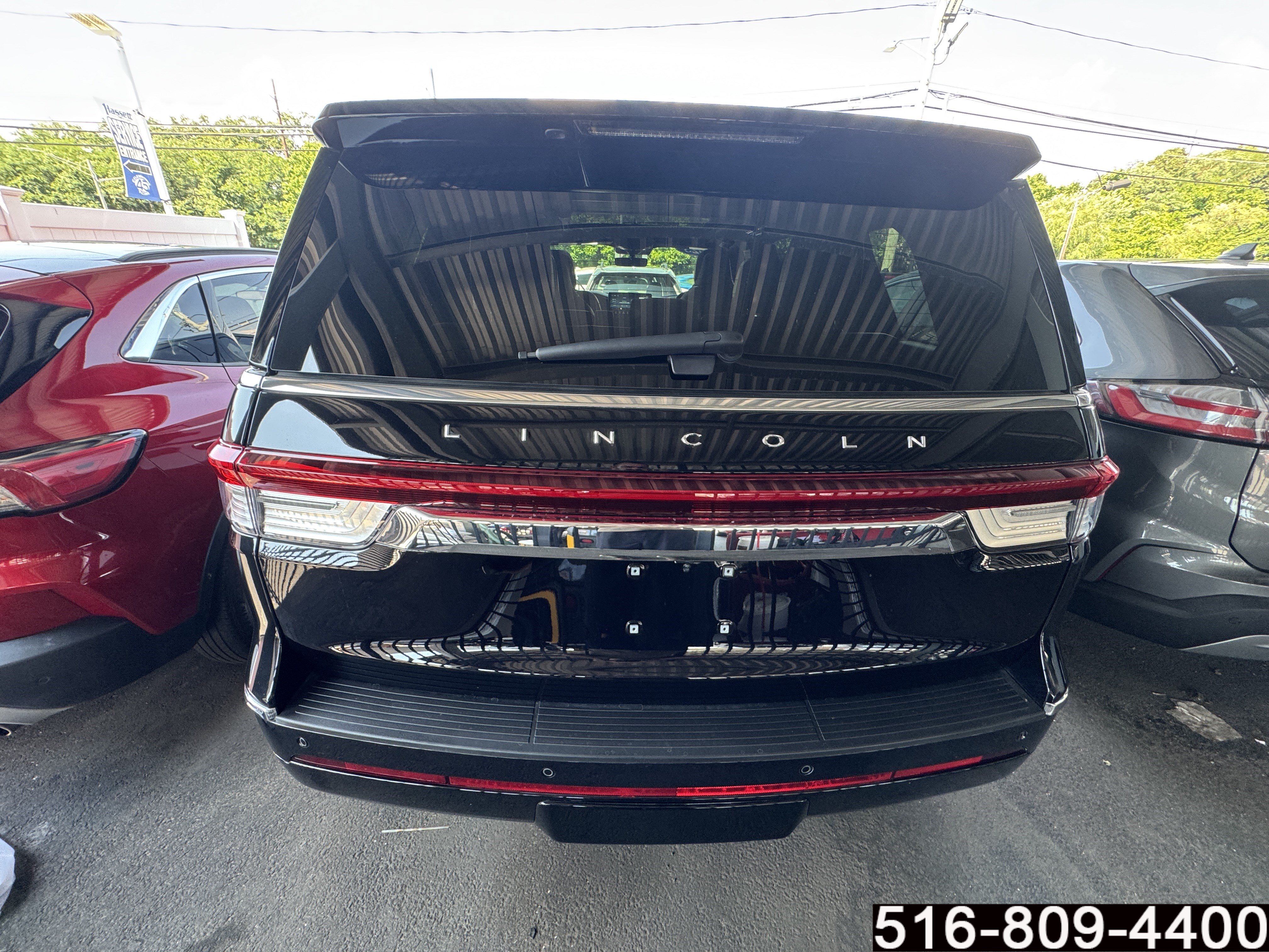 Used 2023 Lincoln Navigator Reserve AWD/4WD image 5