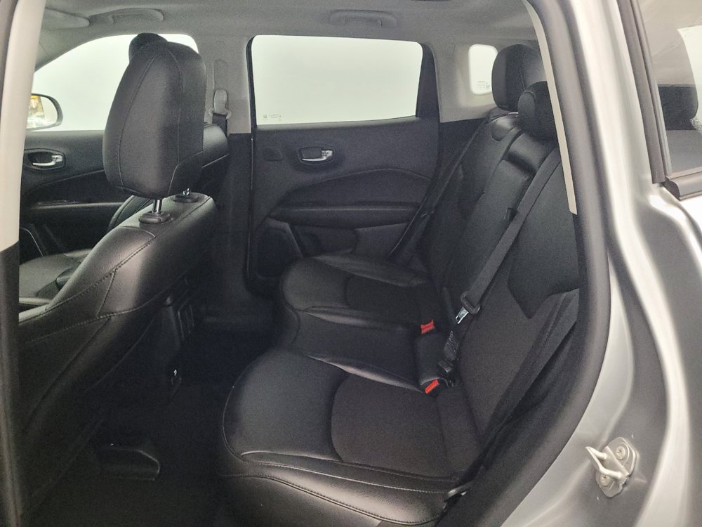 Used 2021 Jeep Compass Latitude w/ Sun and Sound Group AWD/4WD image 18
