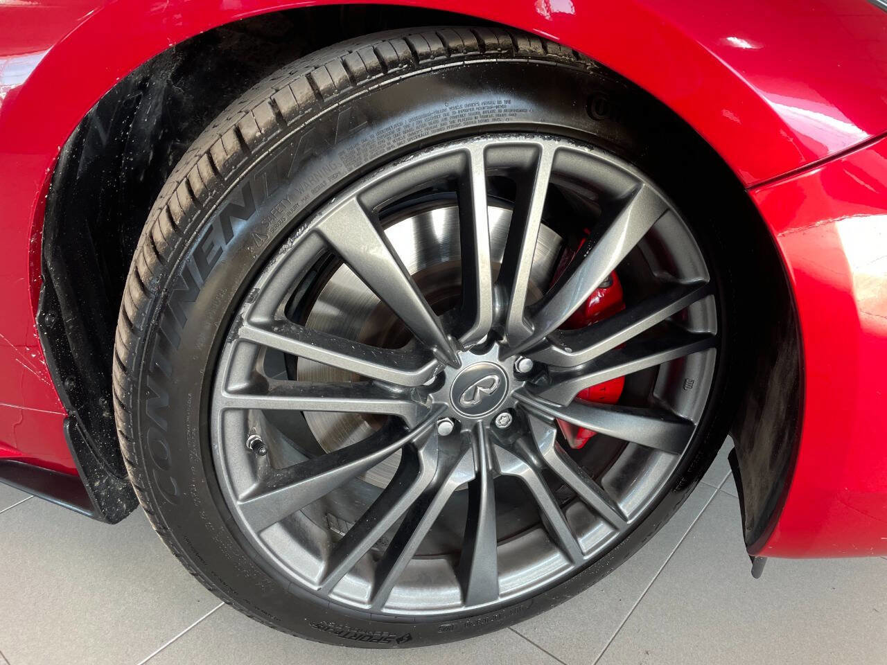 Used 2017 INFINITI Q60 Red Sport 400 image 9