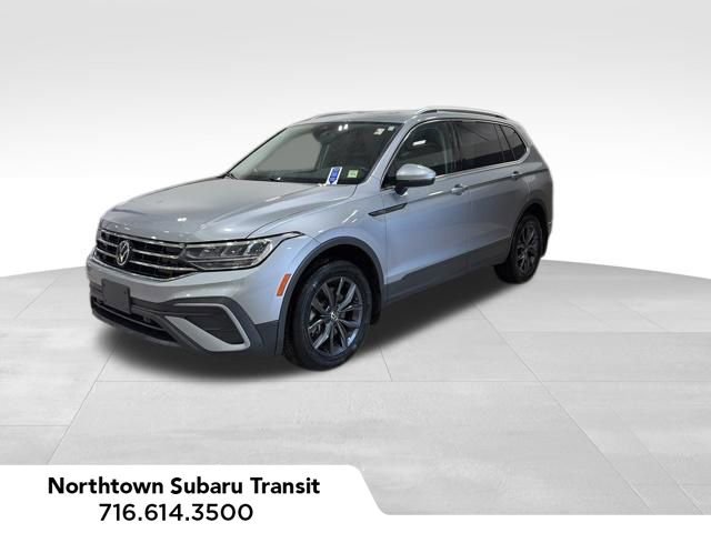 Used 2022 Volkswagen Tiguan SE image 1