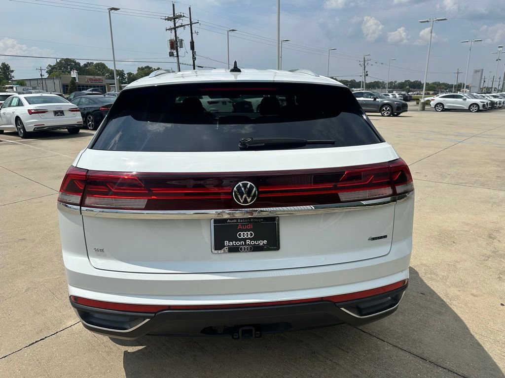 Used 2024 Volkswagen Atlas Cross Sport SE image 4