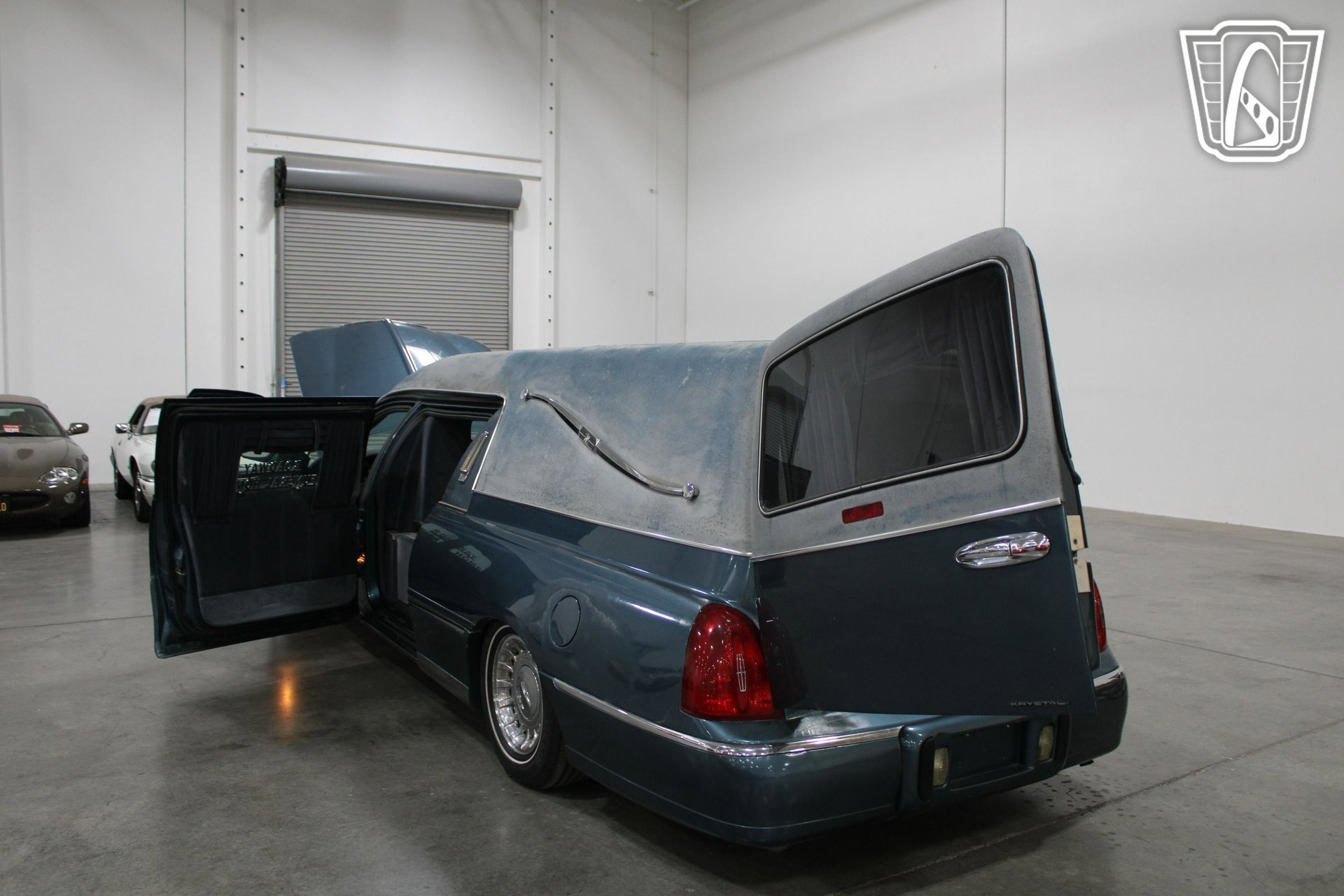 Used 2001 Lincoln Town Car Executive RWD image 40
