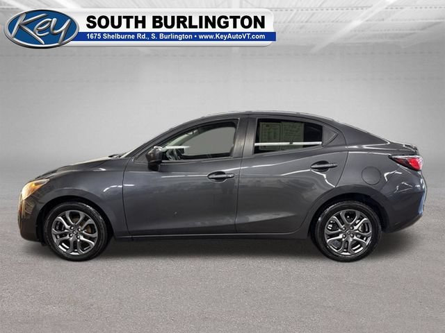 Used 2019 Toyota Yaris LE FWD image 3