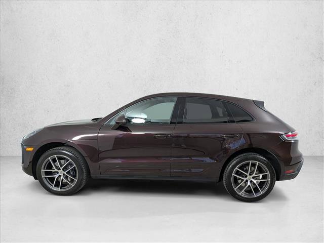 Certified 2025 Porsche Macan AWD/4WD image 2