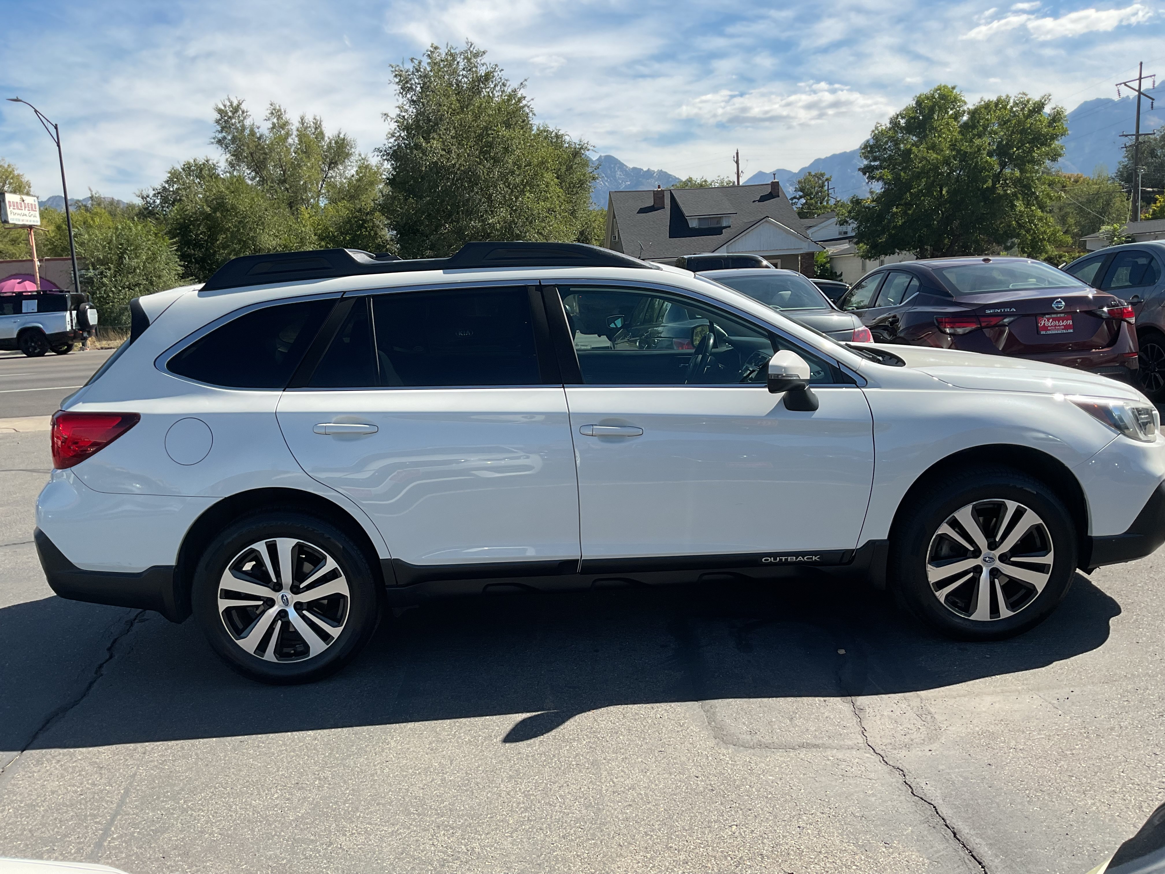 Used 2018 Subaru Outback 3.6R Limited AWD/4WD image 5