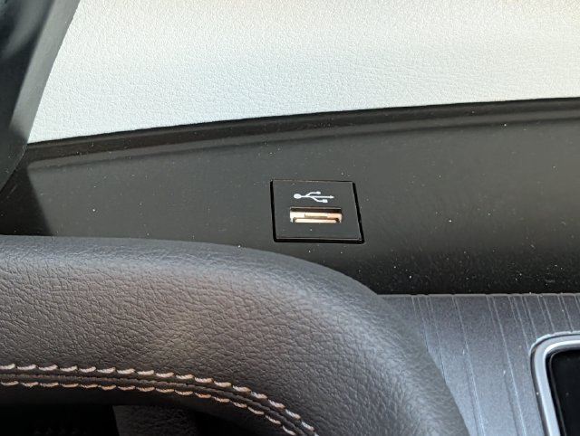 Certified 2025 Toyota Sienna XLE FWD image 19
