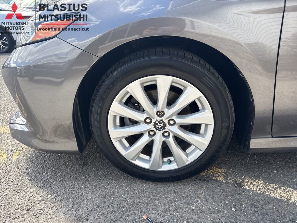 Used 2018 Toyota Camry LE FWD image 15
