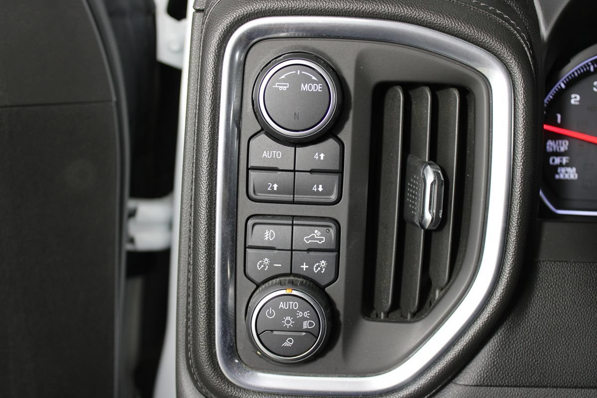 Used 2020 Chevrolet Silverado 1500 LTZ w/ LTZ Premium Package AWD/4WD image 20