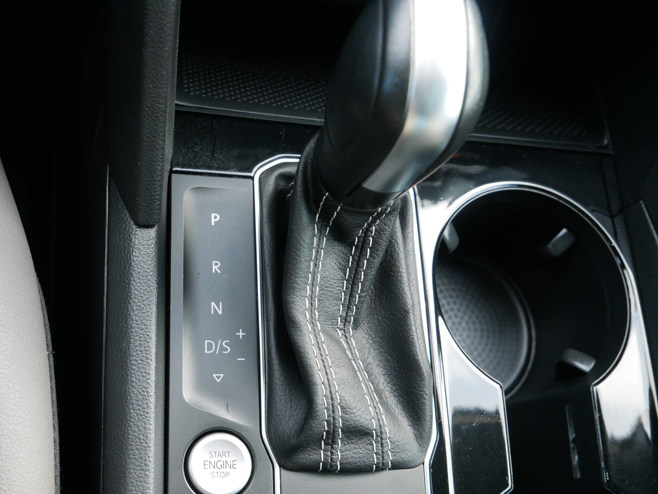 Used 2021 Volkswagen Atlas Cross Sport SEL Premium image 29