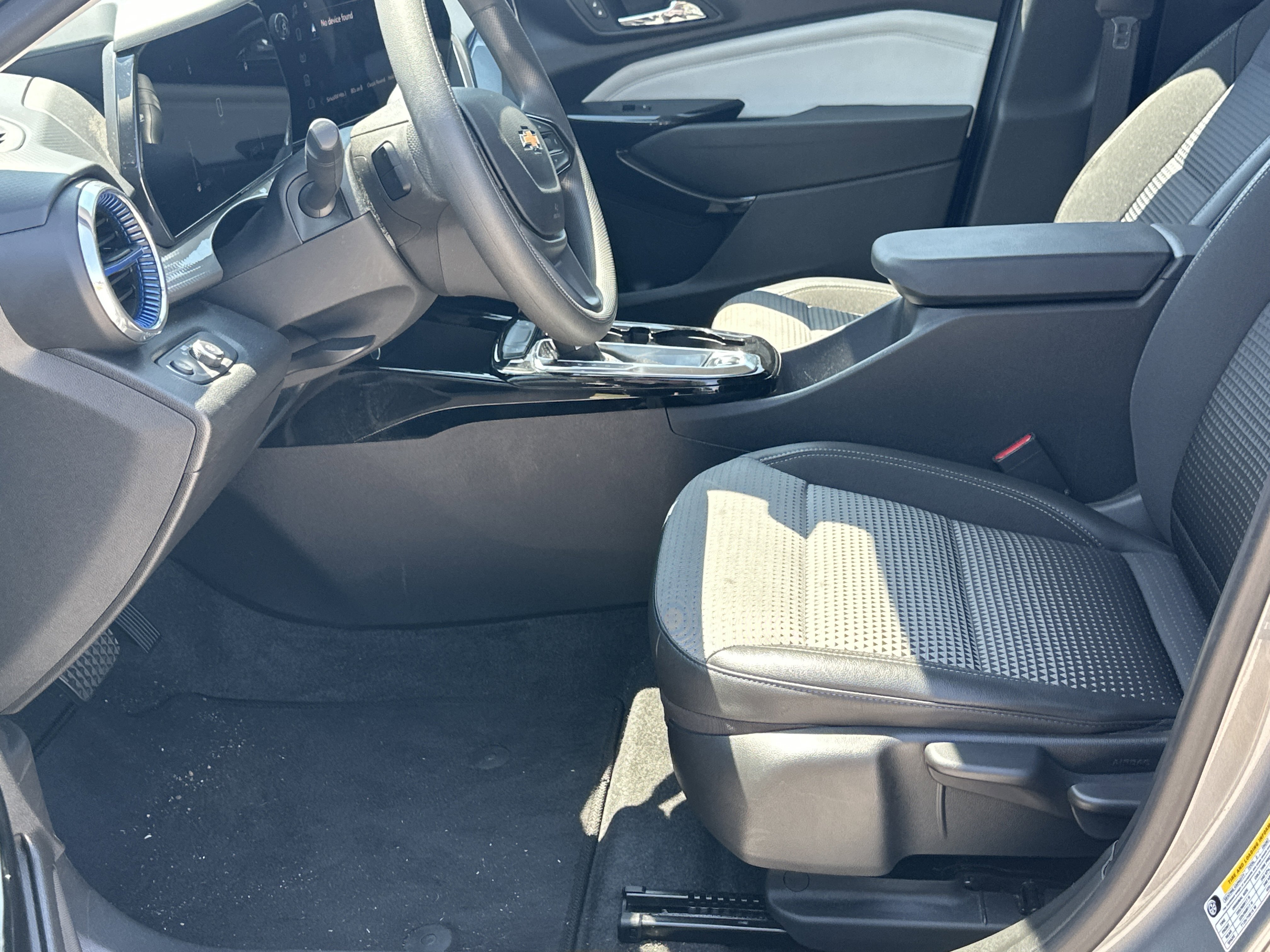 Used 2024 Chevrolet Trax LT image 9