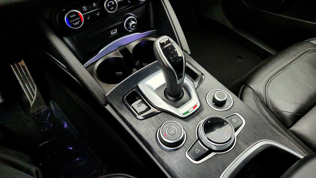 Used 2022 Alfa Romeo Stelvio Sprint image 16