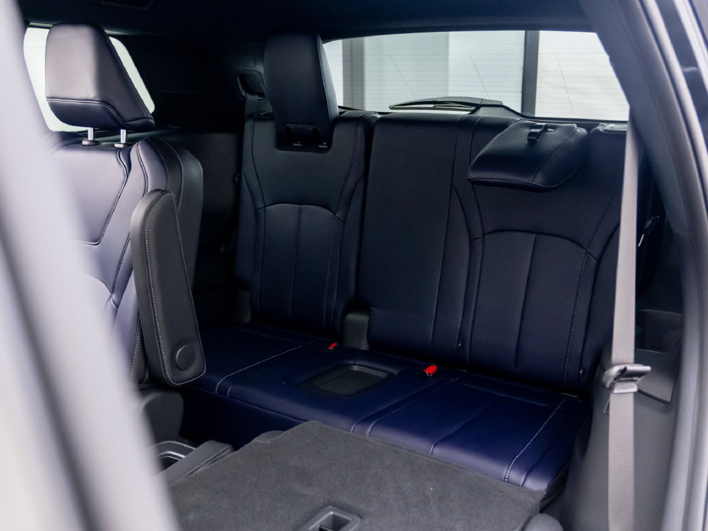 Certified 2026 INFINITI QX60 Sport w/ Dark Cargo Package AWD/4WD image 18