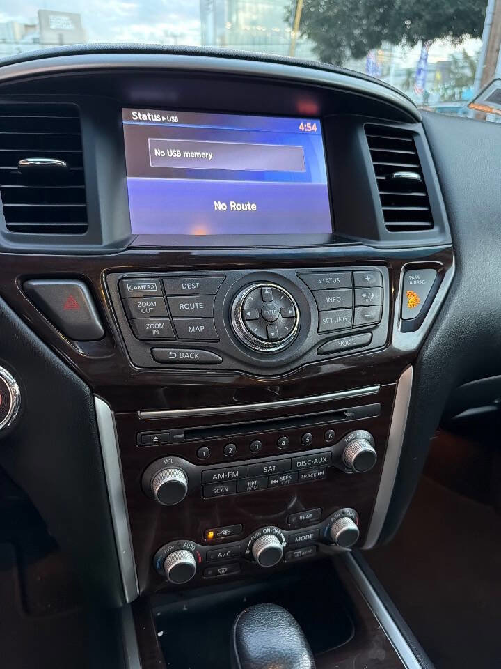 Used 2016 Nissan Pathfinder Platinum w/ Cargo Package image 24