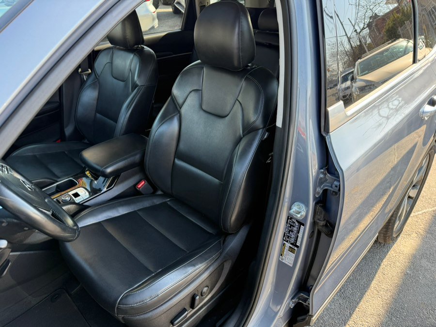 Used 2020 Kia Telluride S w/ S 8 Passenger Seating Package AWD/4WD image 7