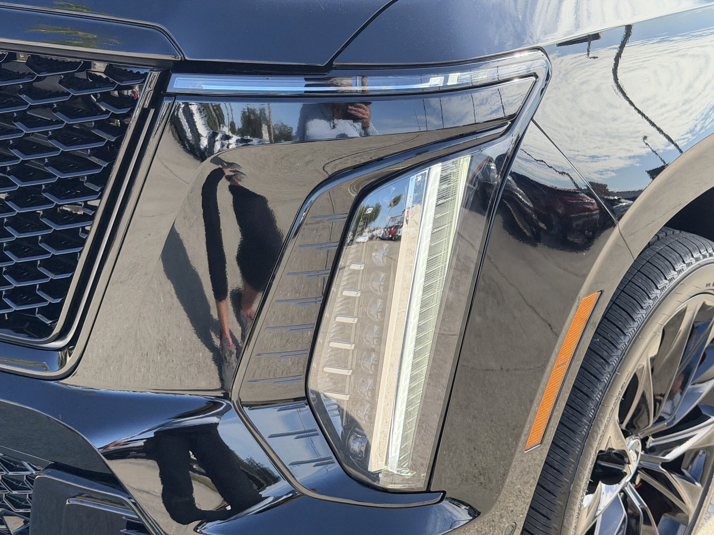 New 2026 Cadillac Escalade V AWD/4WD image 8