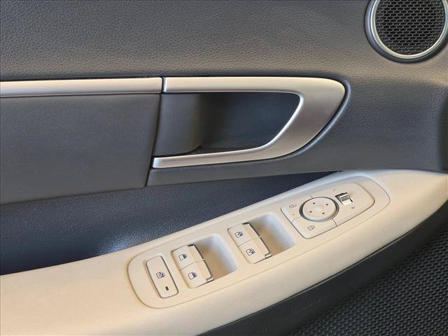 Used 2025 Hyundai Sonata SEL FWD image 11