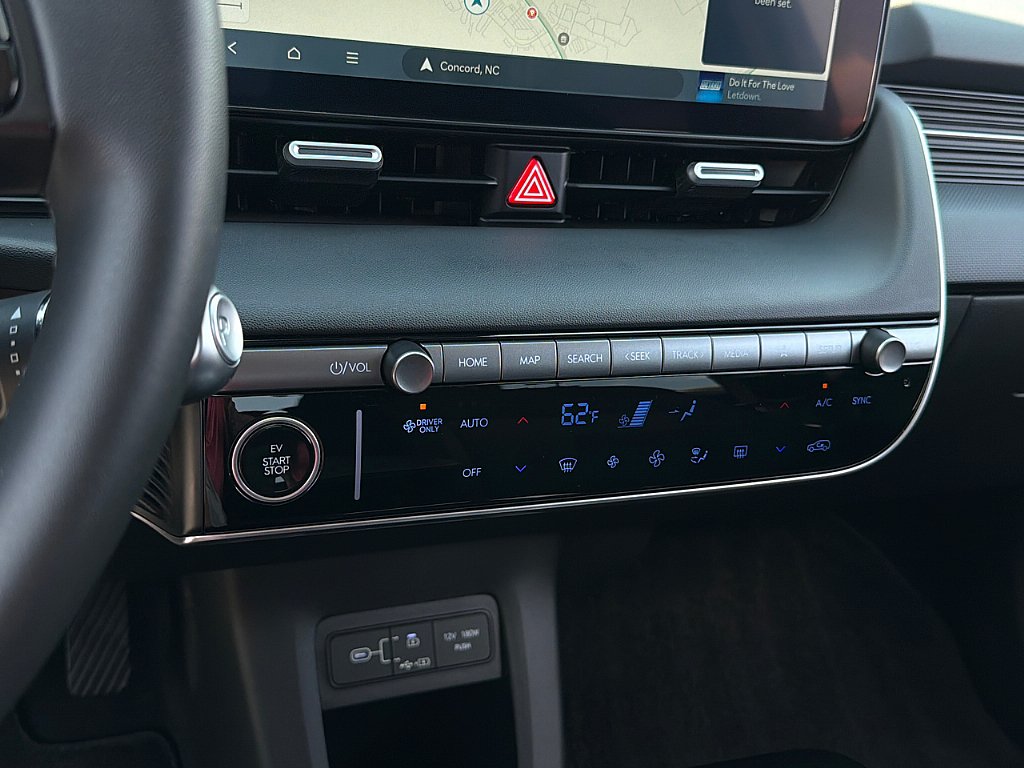 Certified 2025 Hyundai Ioniq 5 SE RWD image 15