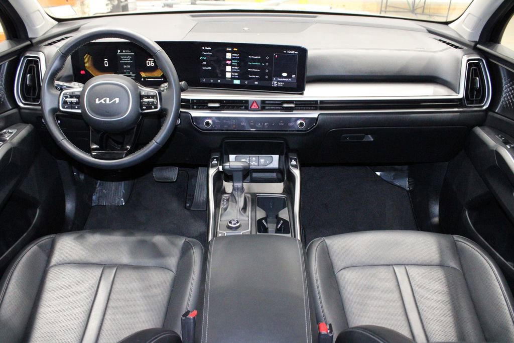 Used 2024 Kia Sorento S image 32