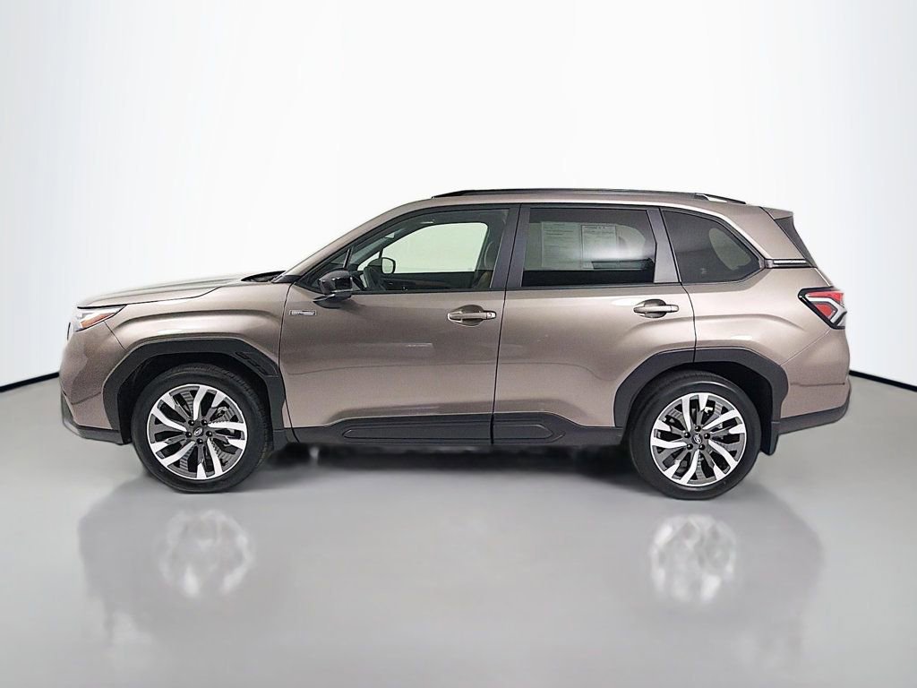 Used 2025 Subaru Forester Touring w/ Touring Package image 4