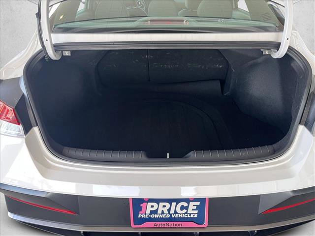 Used 2025 Hyundai Elantra SEL FWD image 22