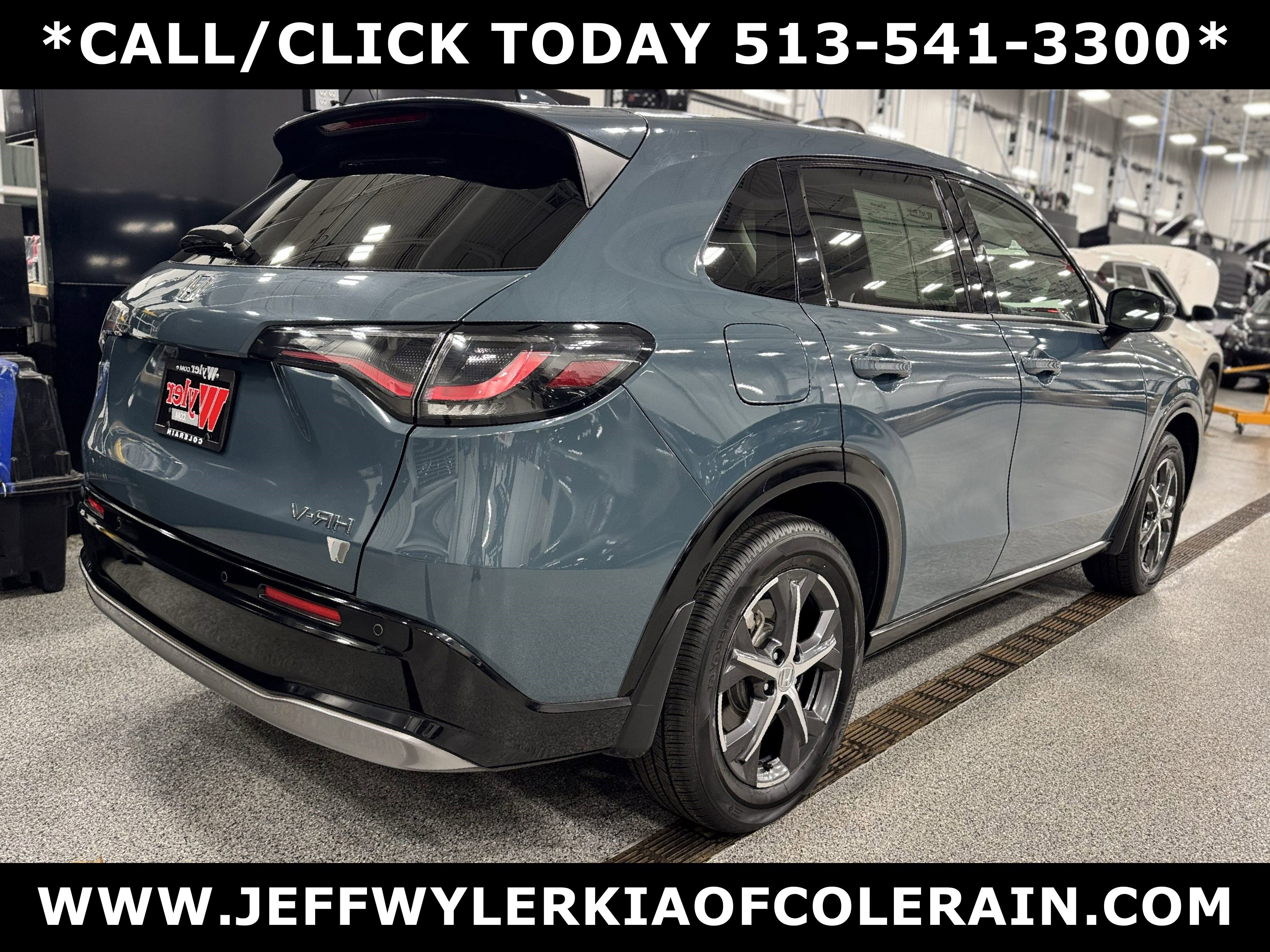 Used 2025 Honda HR-V EX-L image 3