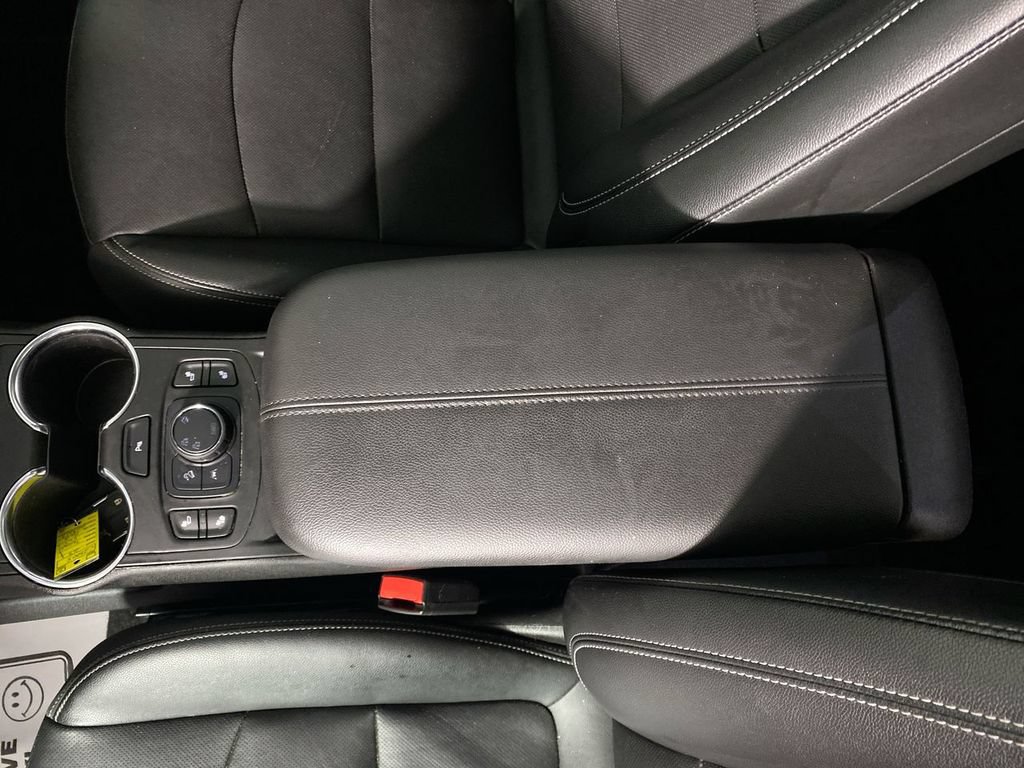 Used 2023 GMC Terrain SLT w/ Infotainment Package II AWD/4WD image 20