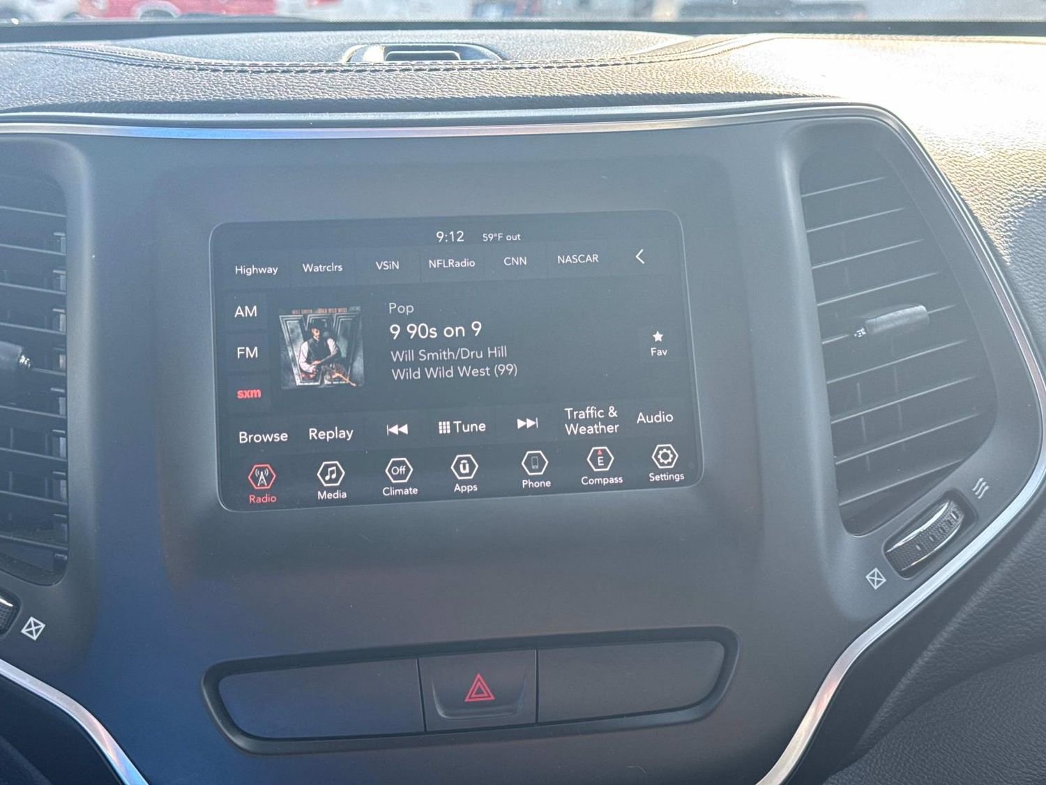 Used 2019 Jeep Cherokee Latitude Plus image 33