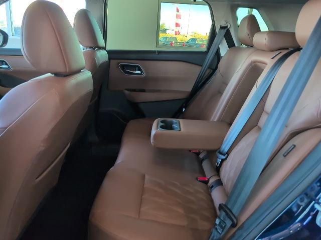 Used 2025 Nissan Rogue Platinum w/ Platinum Premium Package image 20