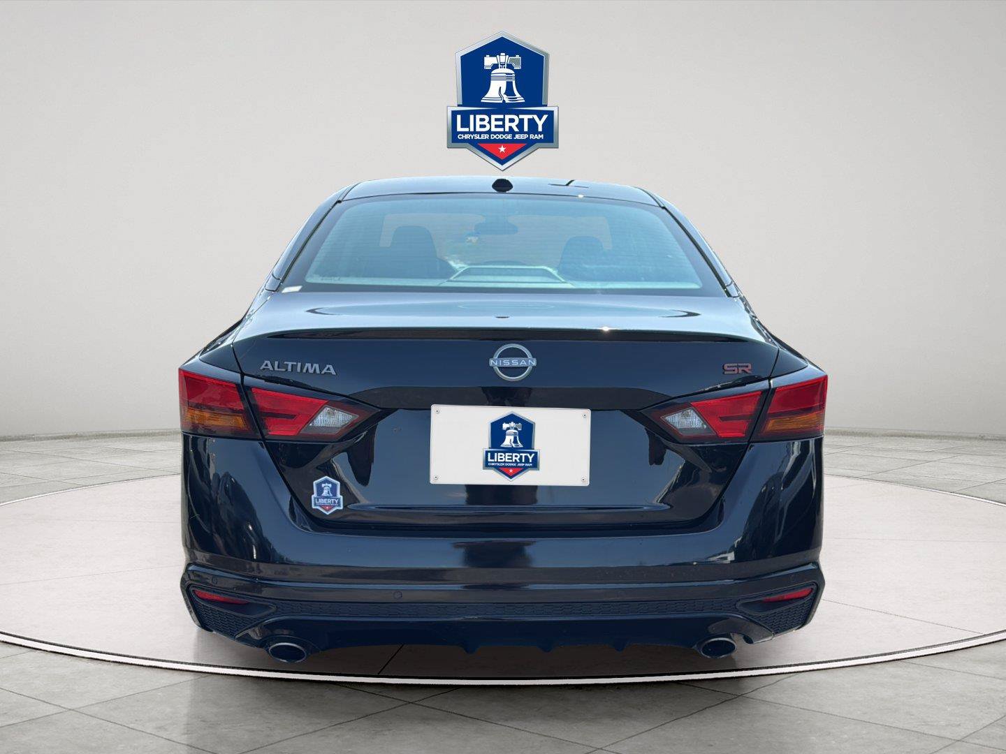 Used 2024 Nissan Altima 2.5 SR FWD image 9