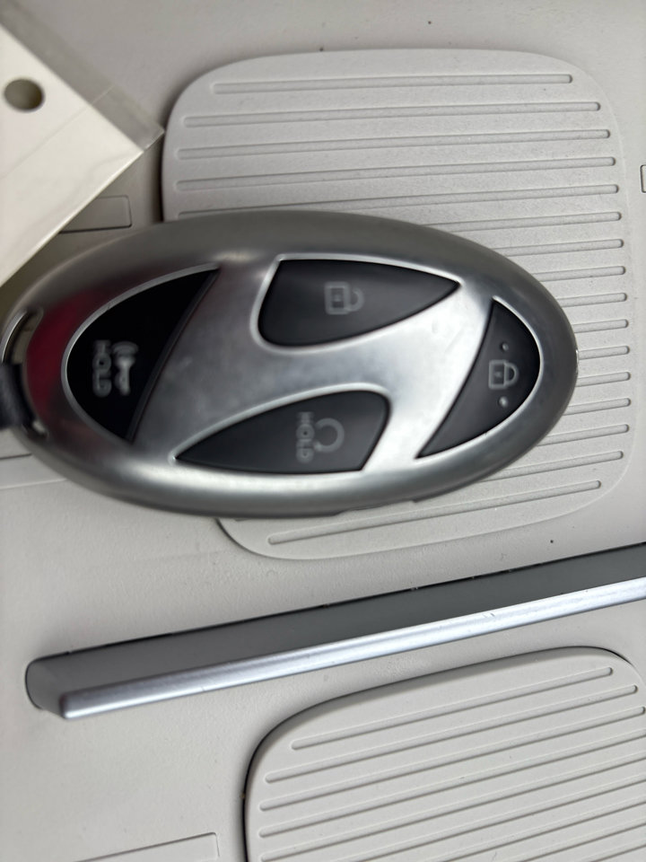 Used 2025 Hyundai Santa Fe SEL image 21