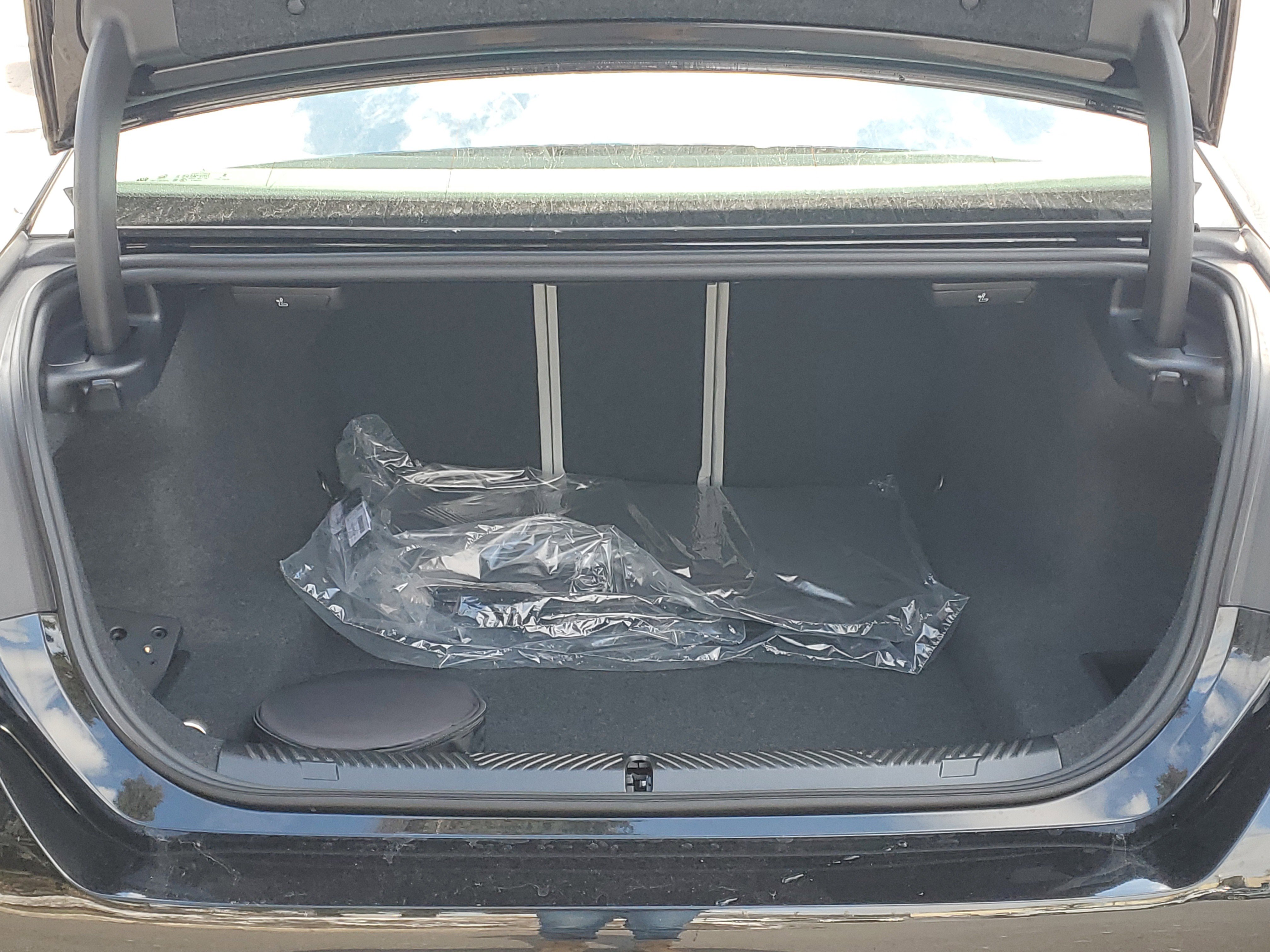 New 2026 BMW 540i xDrive w/ M Sport Package image 25