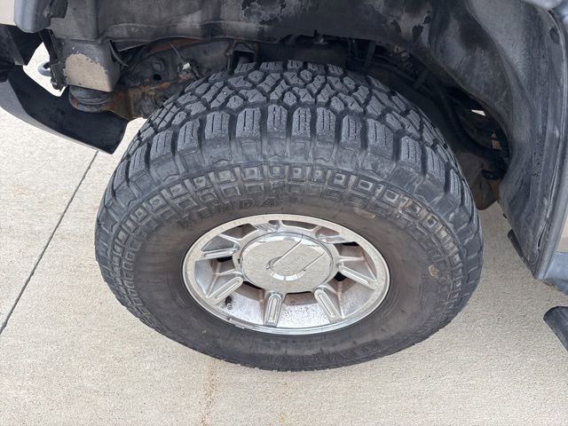Used 2004 HUMMER H2 w/ Preferred Equipment Group image 10