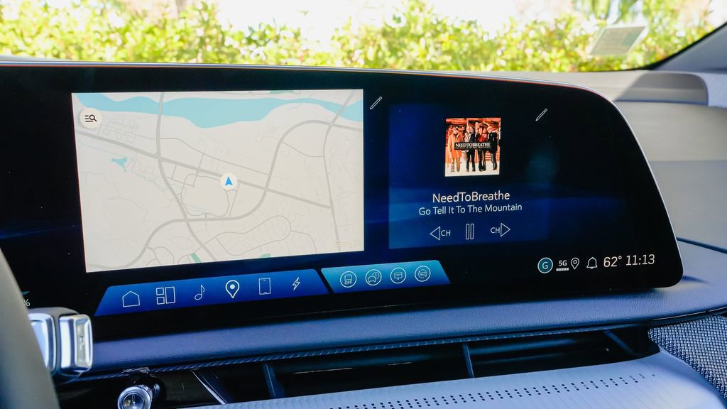 New 2026 Cadillac Optiq Sport 2 image 20