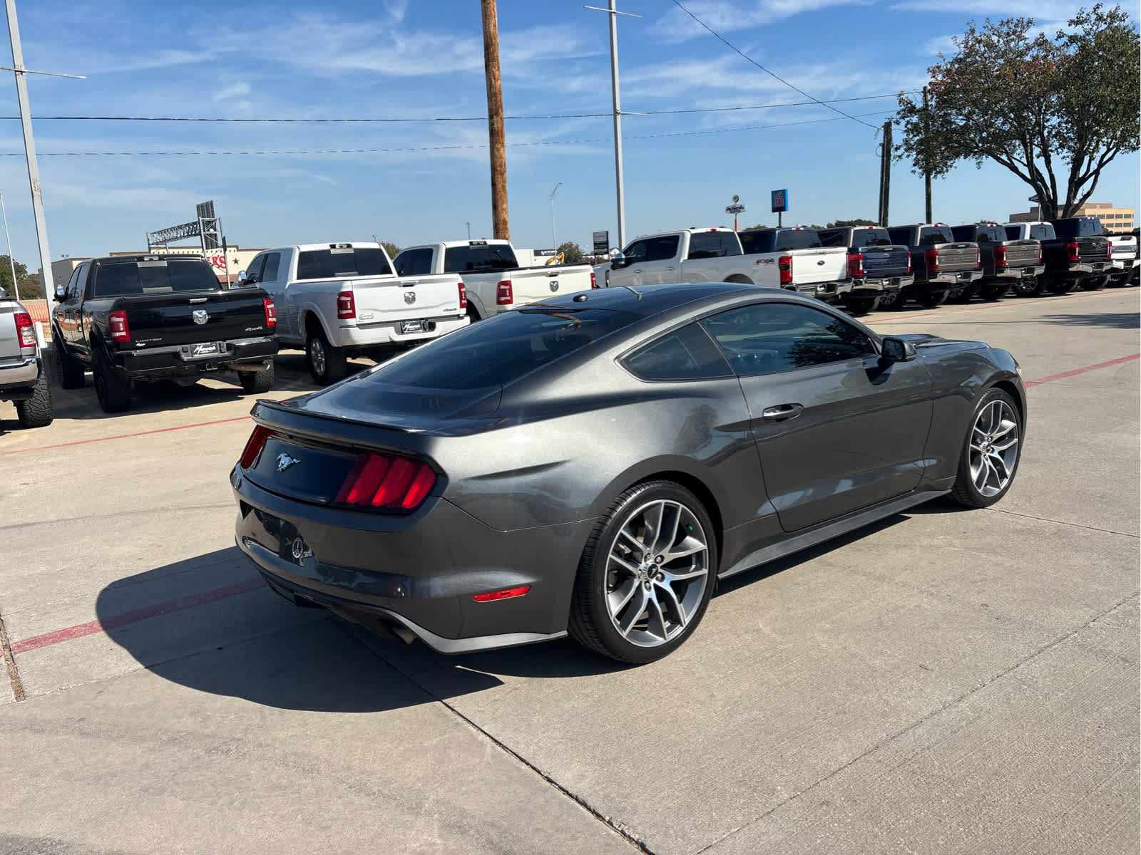 Used 2016 Ford Mustang Premium RWD image 3