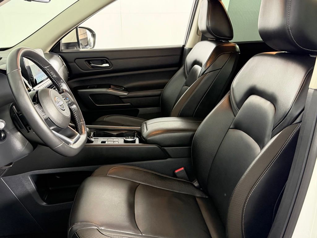 Used 2024 Nissan Pathfinder SL image 22