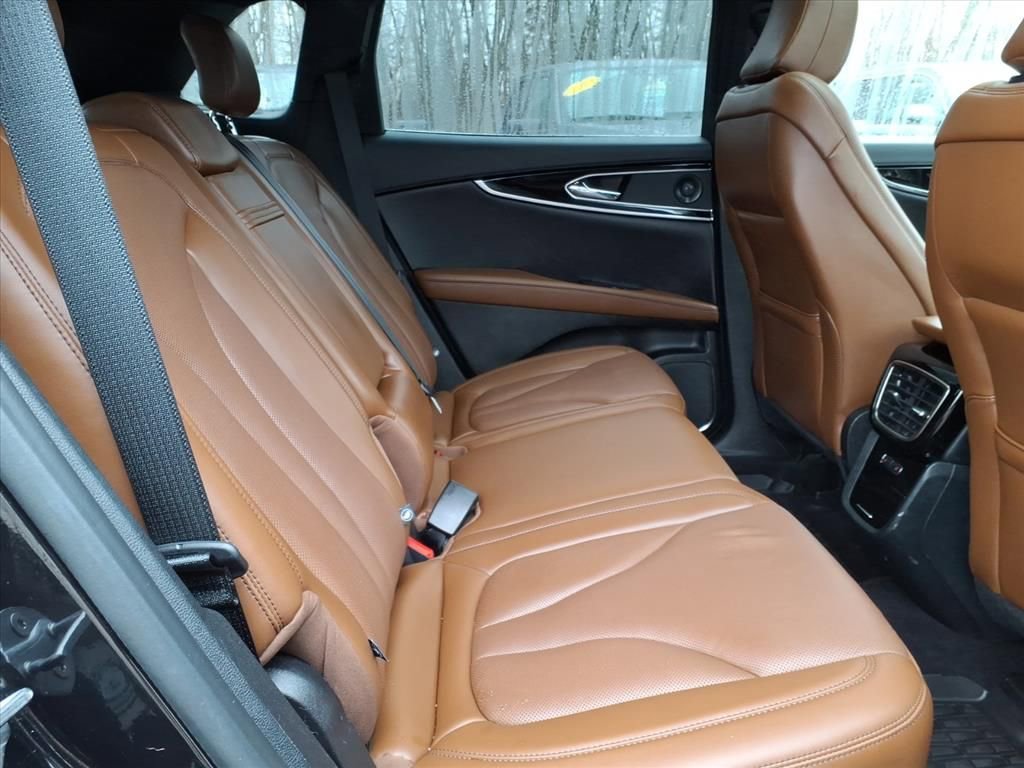 Used 2023 Lincoln Nautilus Reserve w/ Luxury Package AWD/4WD image 12