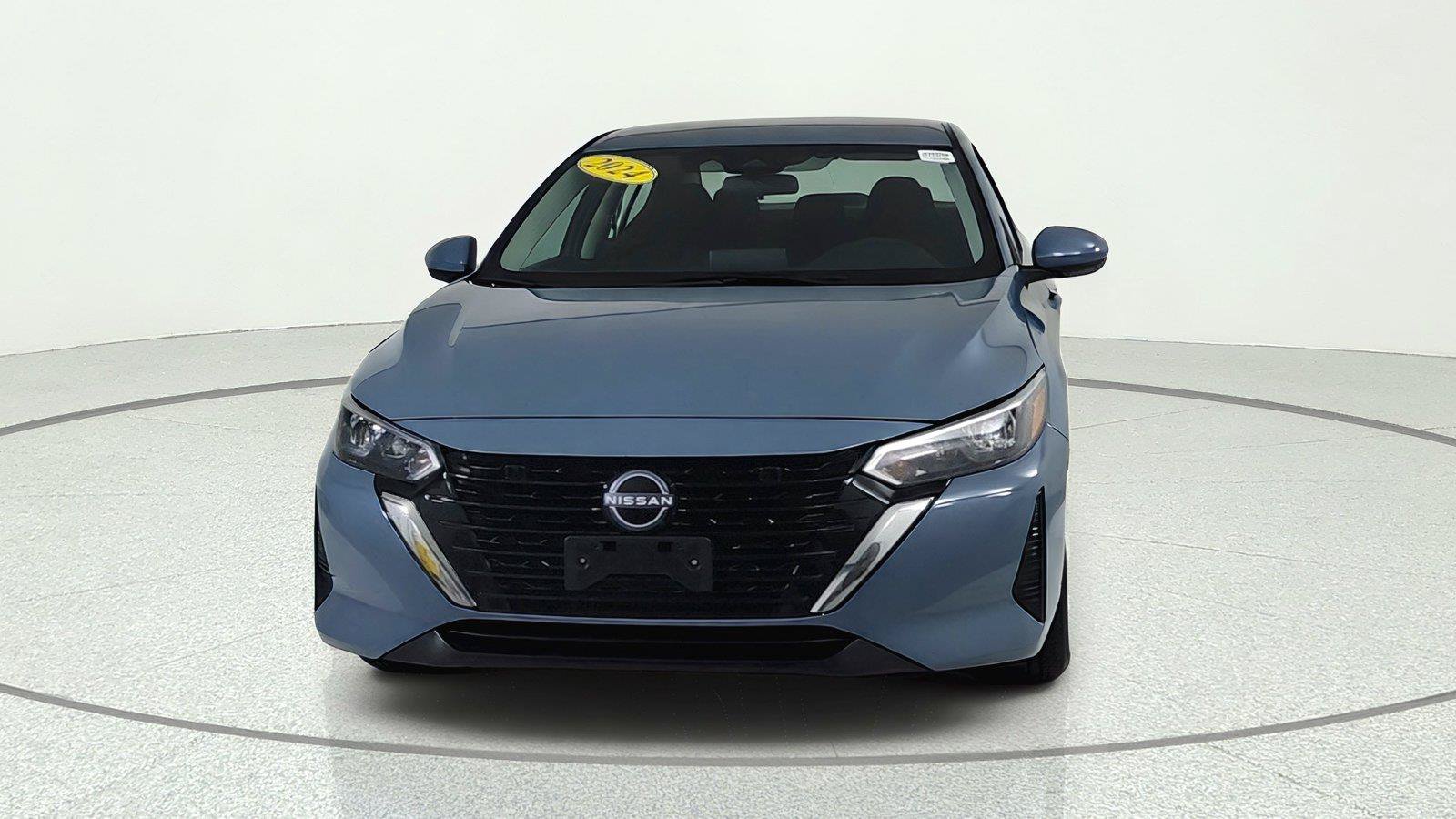 Used 2024 Nissan Sentra SV FWD image 2