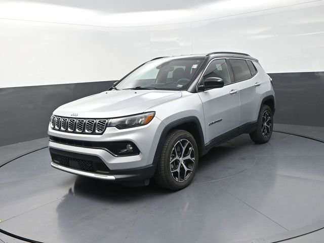 Used 2024 Jeep Compass Limited AWD/4WD image 3