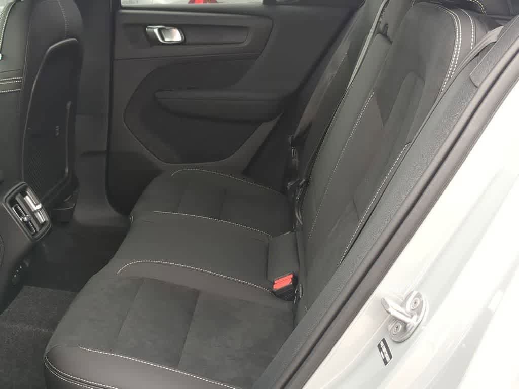 New 2026 Volvo XC40 B5 Ultra w/ Protection Package Premier AWD/4WD image 18