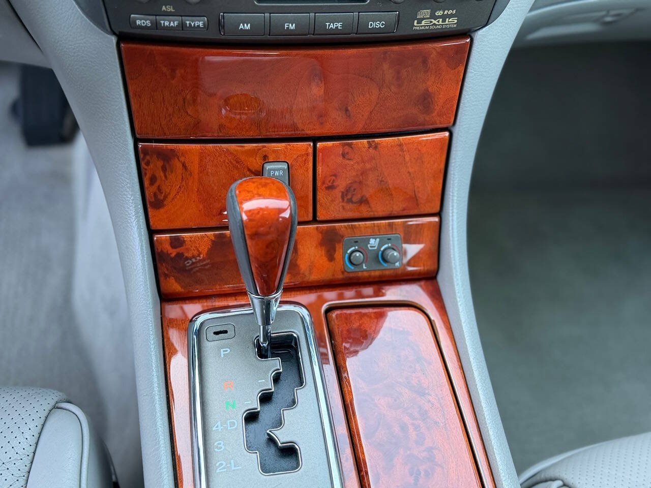 Used 2003 Lexus LS 430 RWD image 33