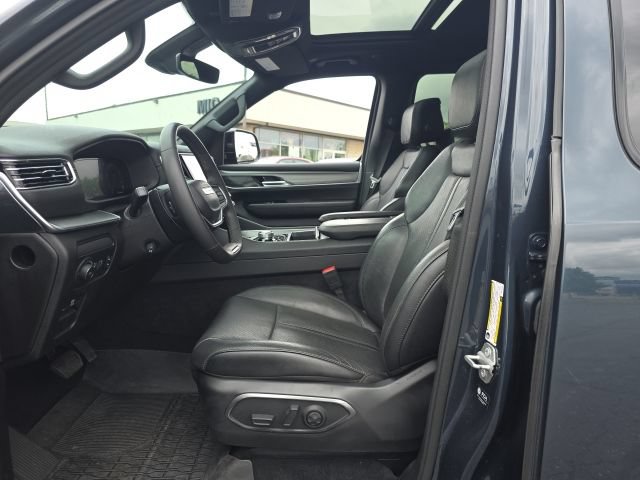 Used 2024 Jeep Wagoneer Series II w/ Convenience Group I AWD/4WD image 14
