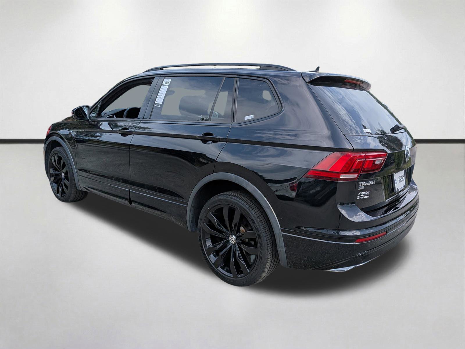 Used 2021 Volkswagen Tiguan SE R-Line w/ 3rd Row Seat Package AWD/4WD image 6