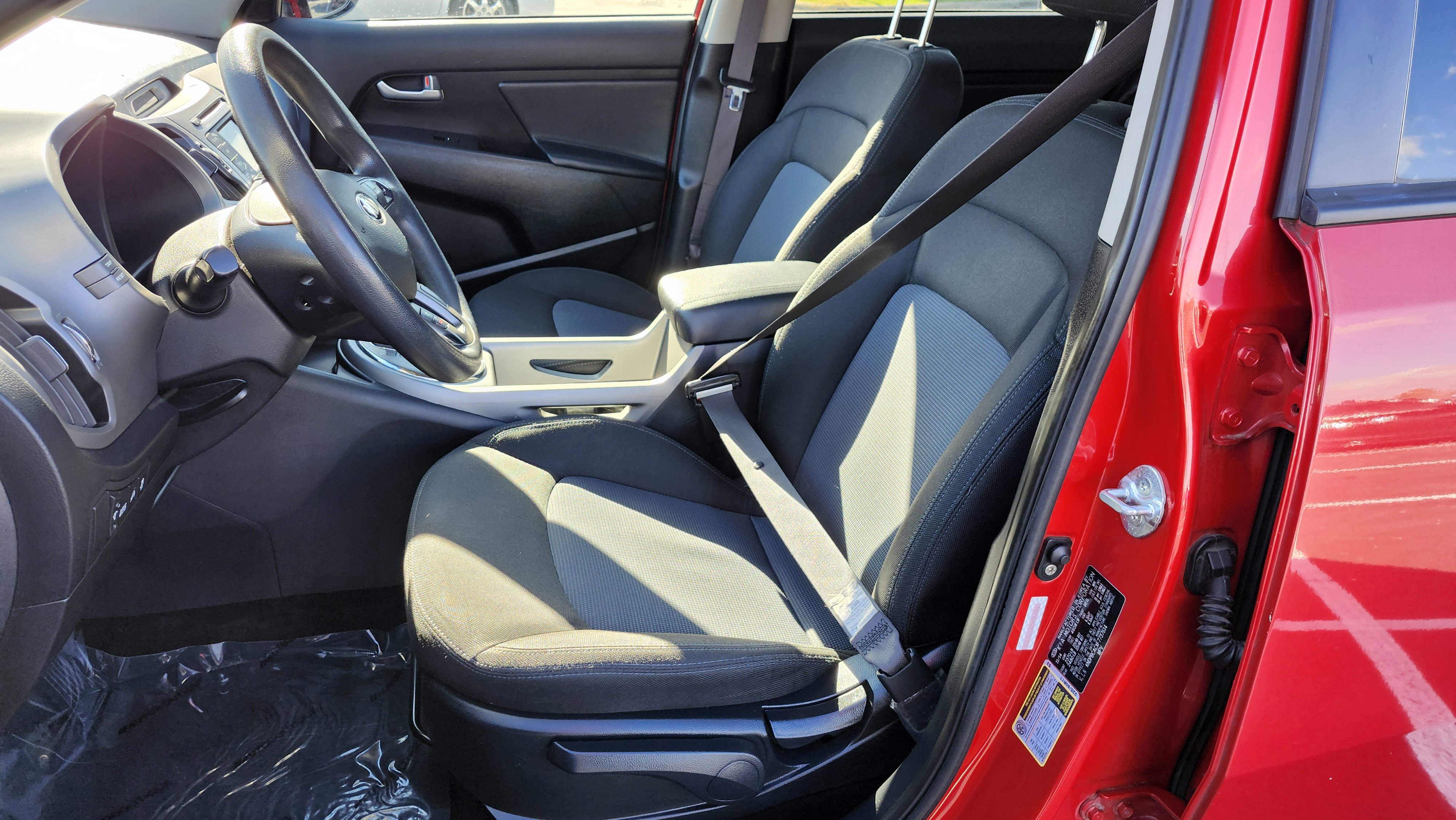 Used 2015 Kia Sportage LX image 18