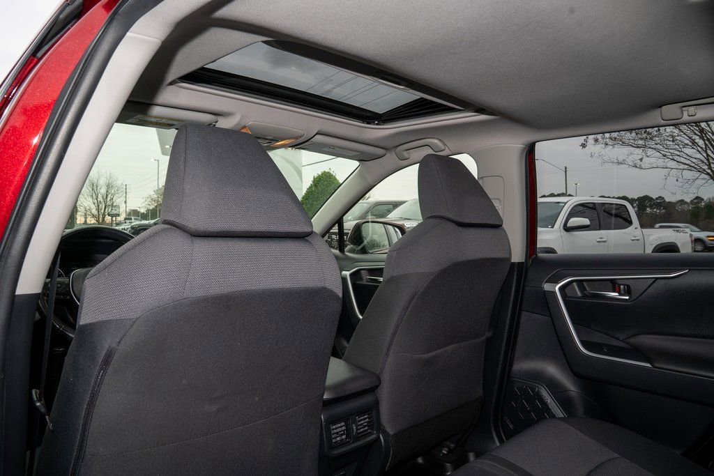 Used 2019 Toyota RAV4 XLE w/ Convenience Package image 10