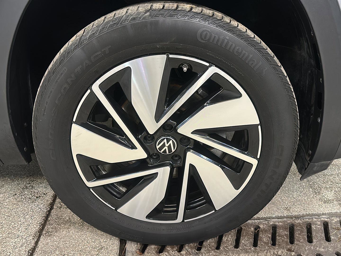 Used 2025 Volkswagen Atlas SE image 10