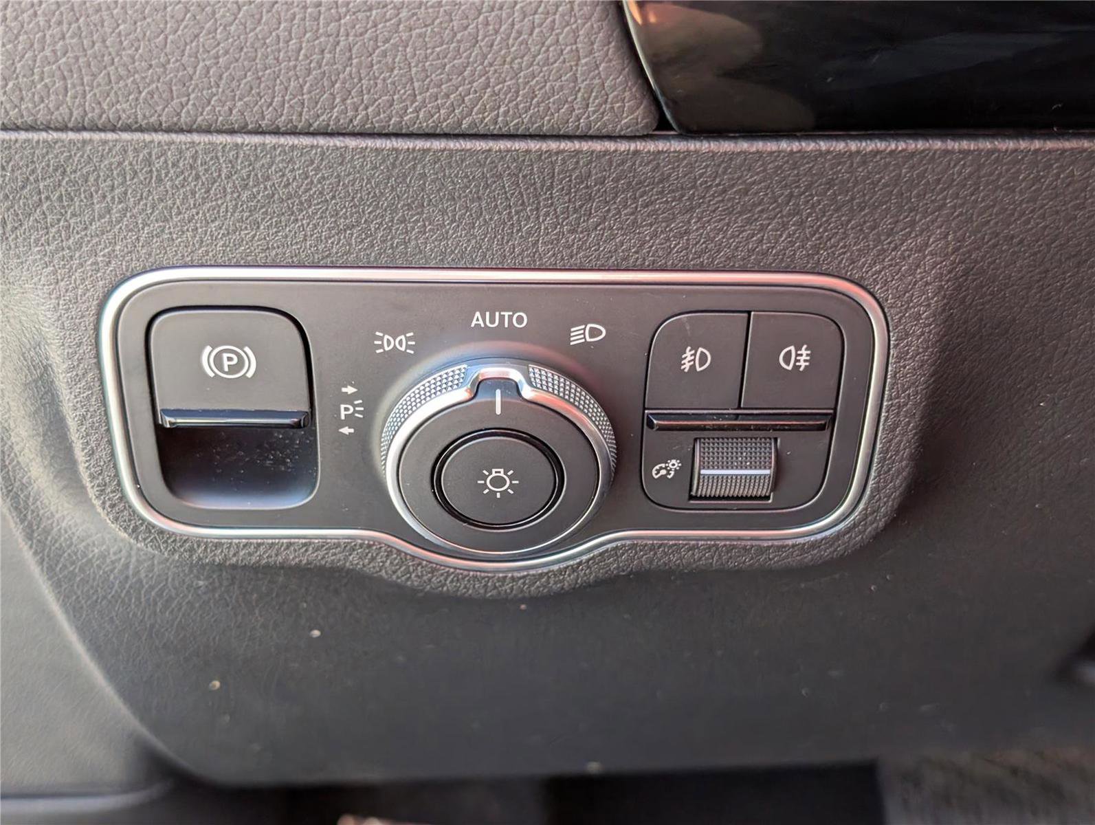 Used 2025 Mercedes-Benz GLA 250 image 21