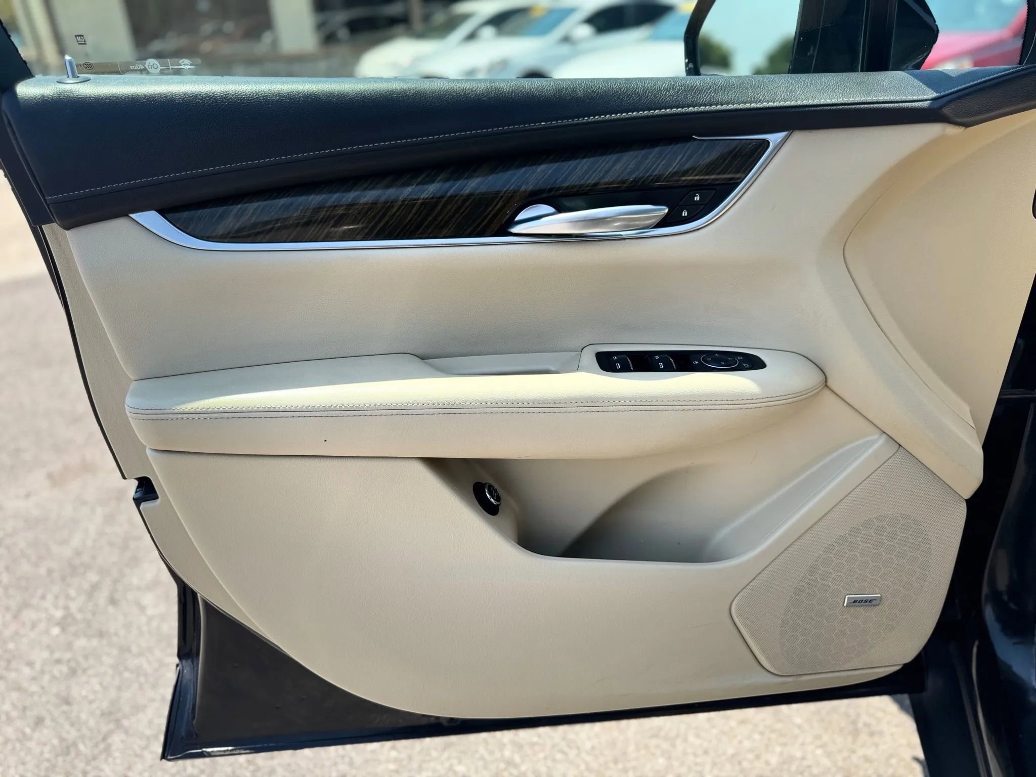 Used 2017 Cadillac XT5 Sport Utility 4D FWD image 24