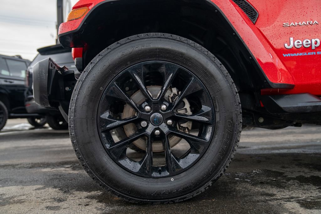 Used 2024 Jeep Wrangler Unlimited Sahara w/ Safety Group image 2