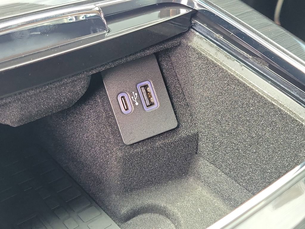 Used 2023 Lincoln Nautilus Reserve AWD/4WD image 28