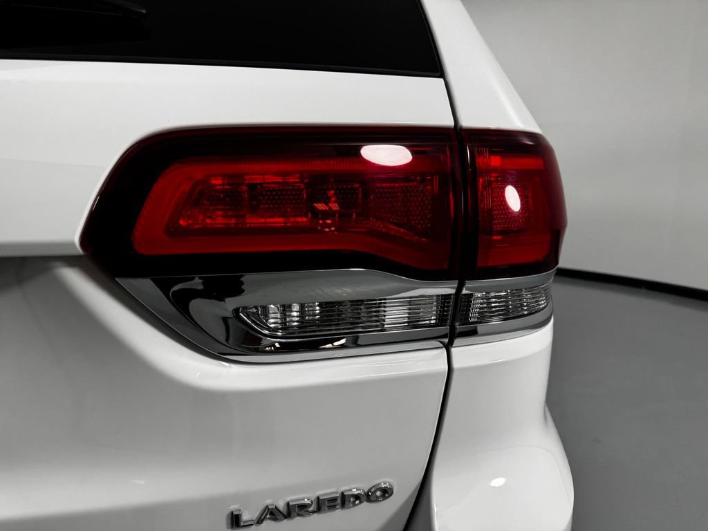 Used 2021 Jeep Grand Cherokee Laredo AWD/4WD image 7